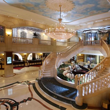 Knight Castle Hotel Dubai Exteriör bild Lobby