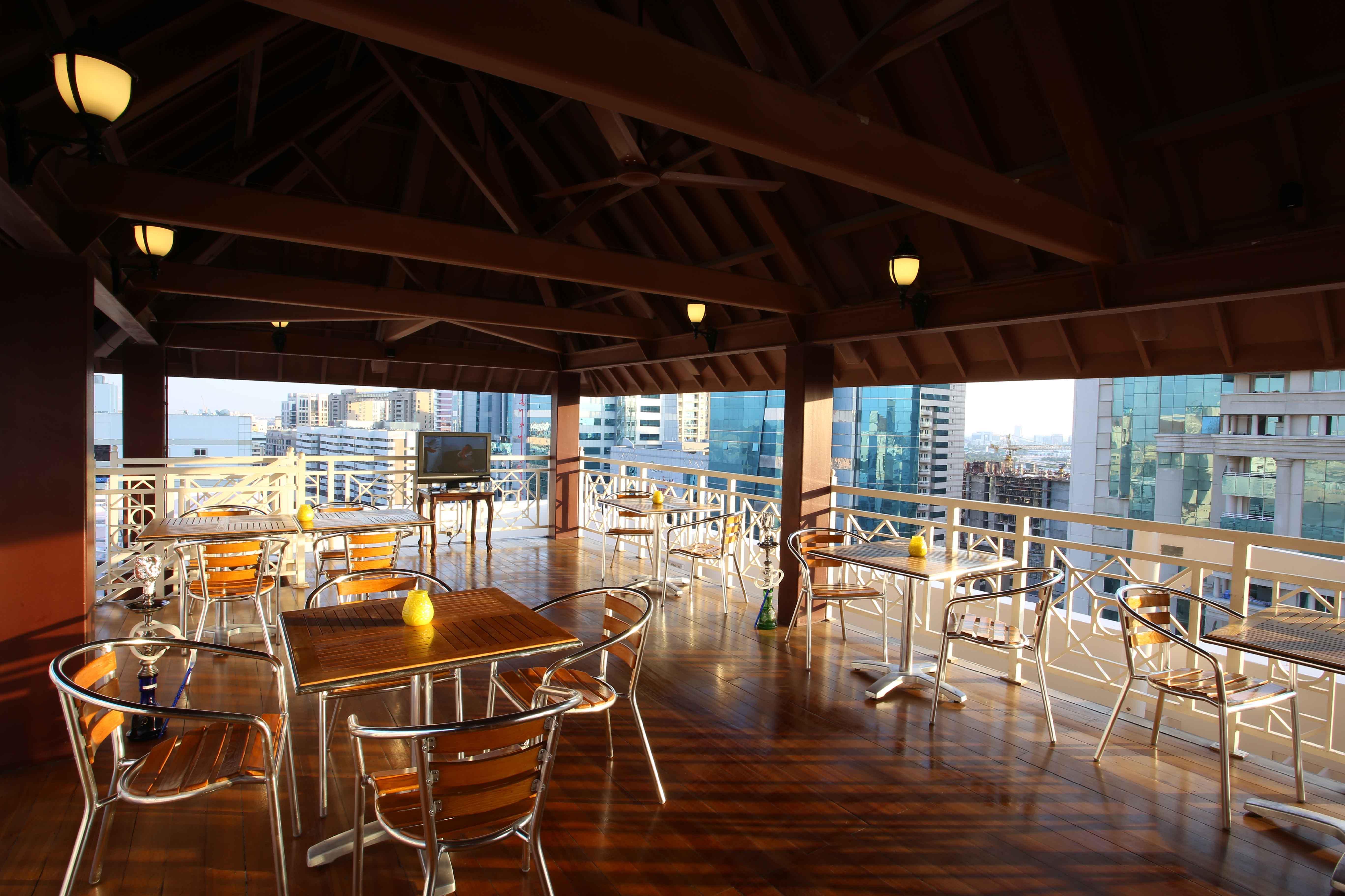 Knight Castle Hotel Dubai Exteriör bild The 360° Sky Bar