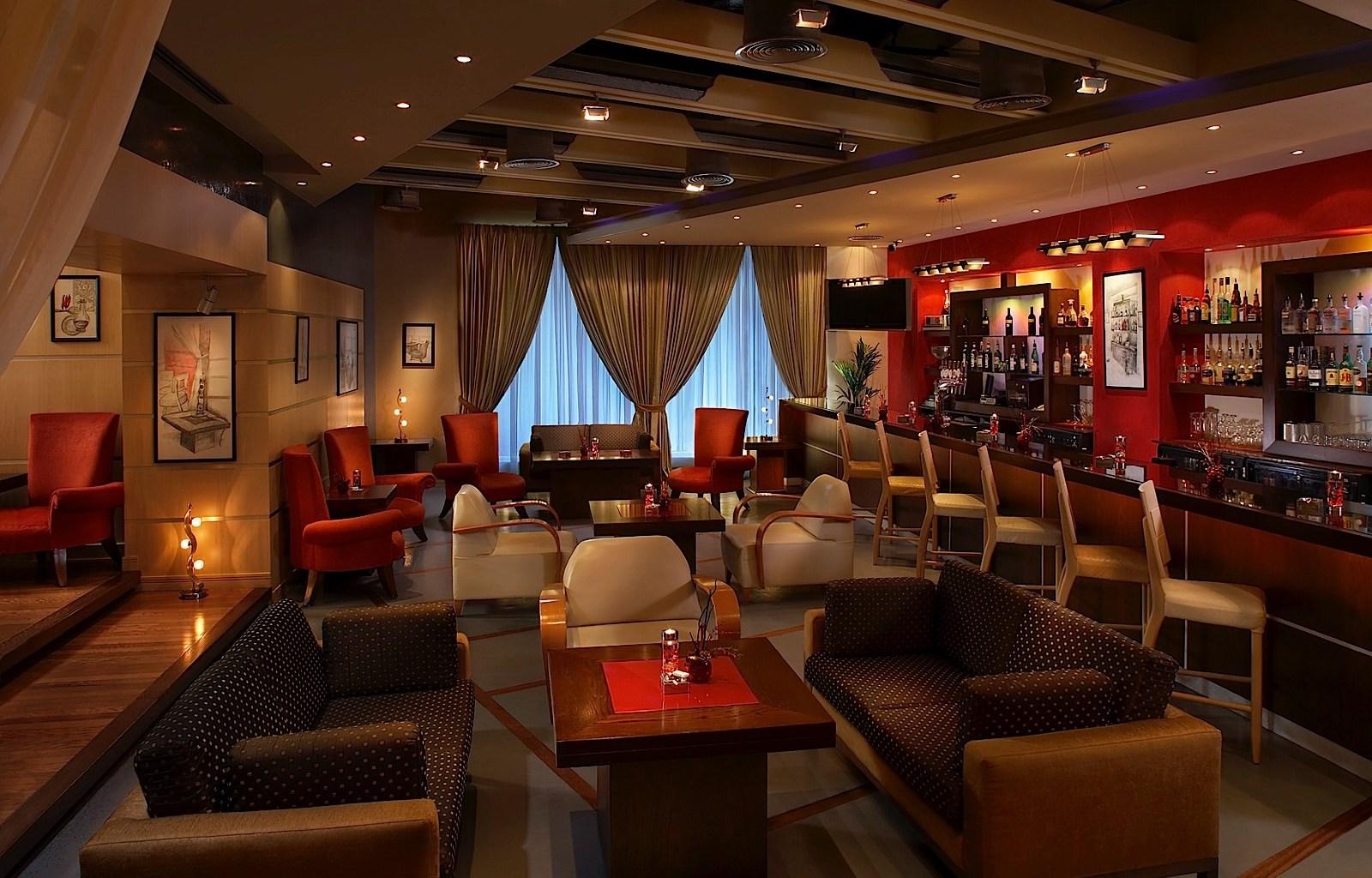 Knight Castle Hotel Dubai Exteriör bild The lounge at the airport