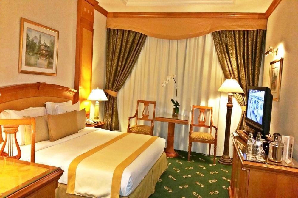 Knight Castle Hotel Dubai Exteriör bild A room at the hotel