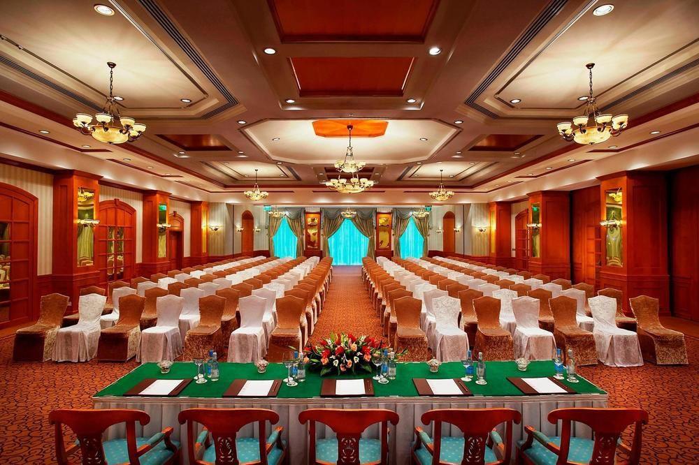 Knight Castle Hotel Dubai Exteriör bild The Royal Ballroom