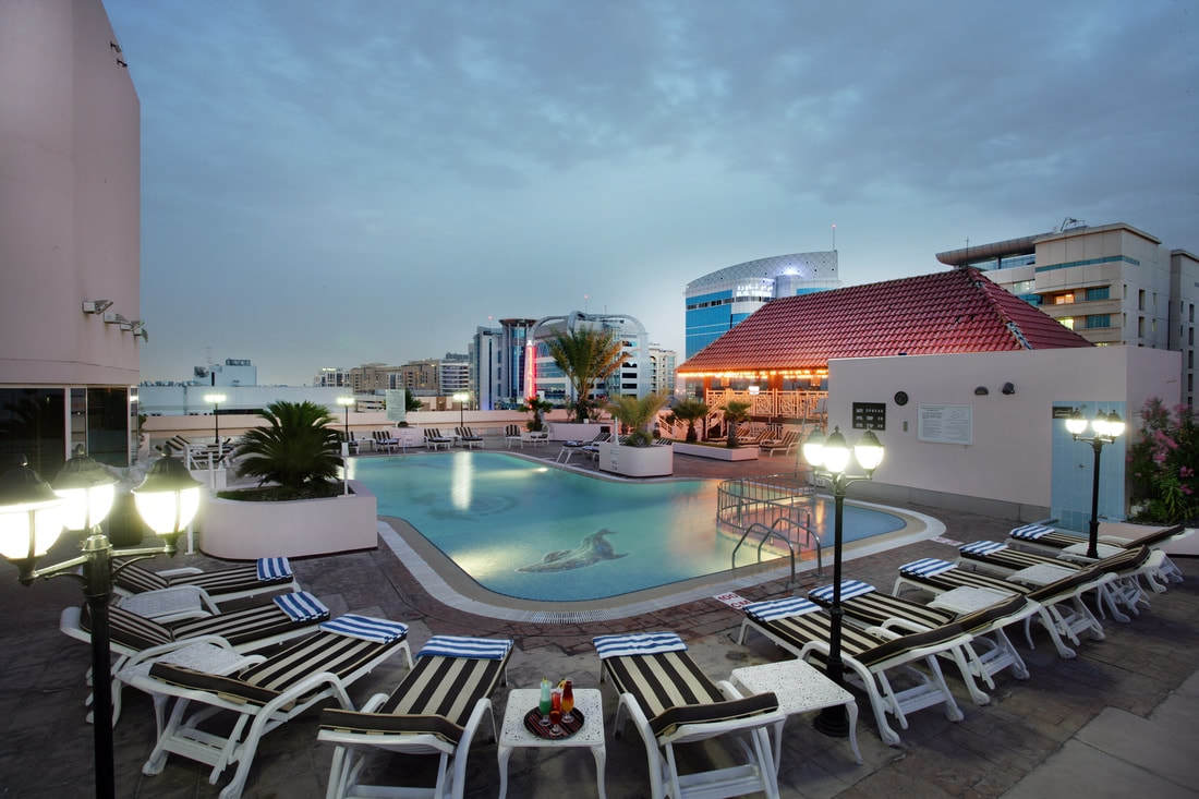 Knight Castle Hotel Dubai Exteriör bild Rooftop pool at the hotel