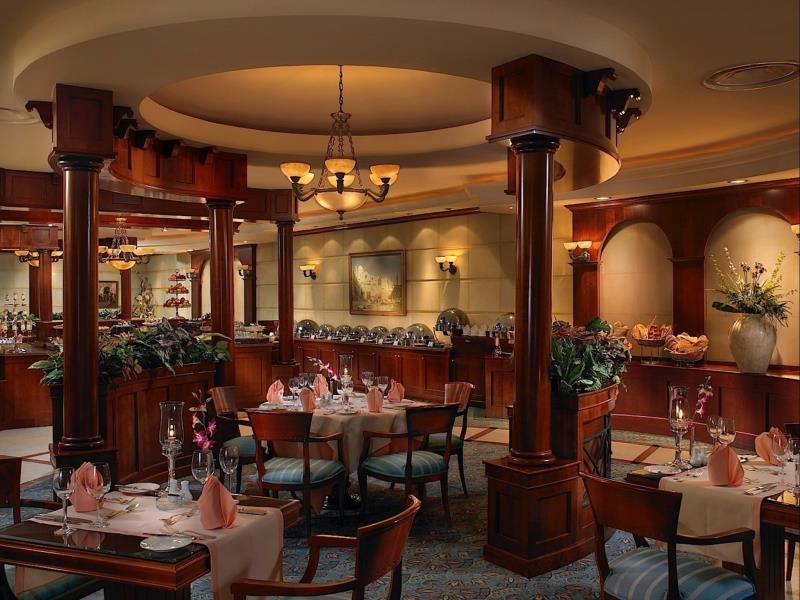 Knight Castle Hotel Dubai Exteriör bild The restaurant